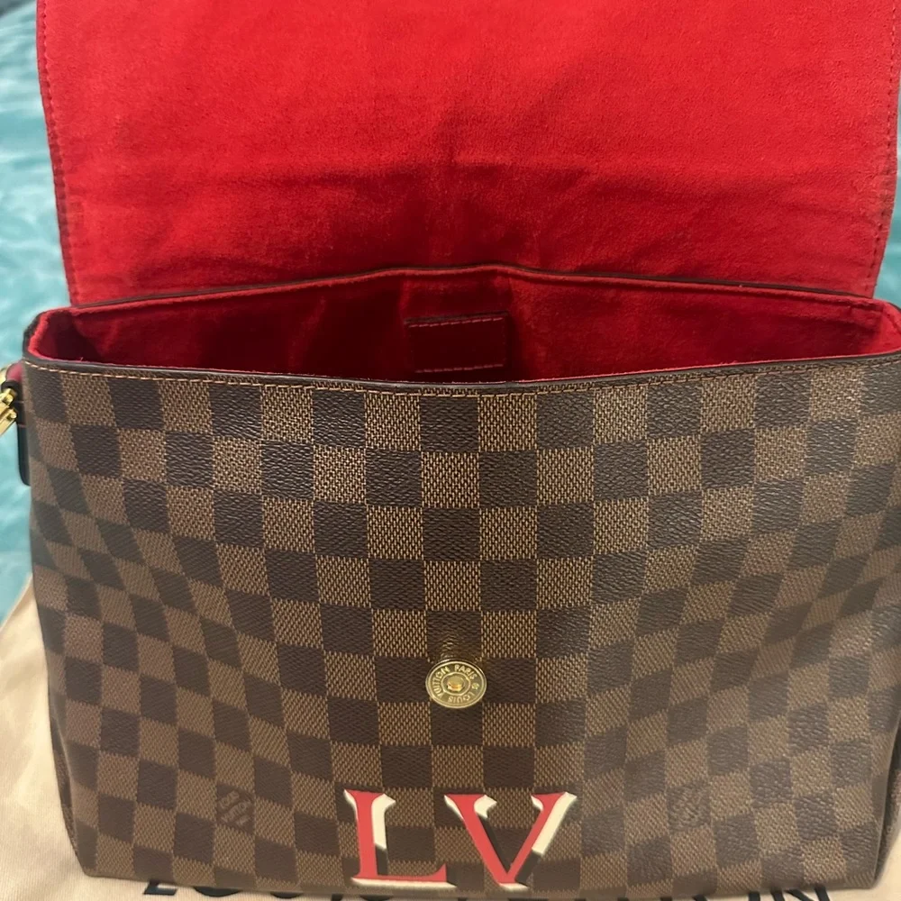 Louis Vuitton Beaubourg MM - Picture 9 of 10